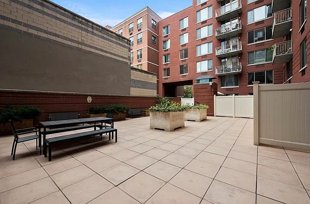 Rented by Bold New York | media 11