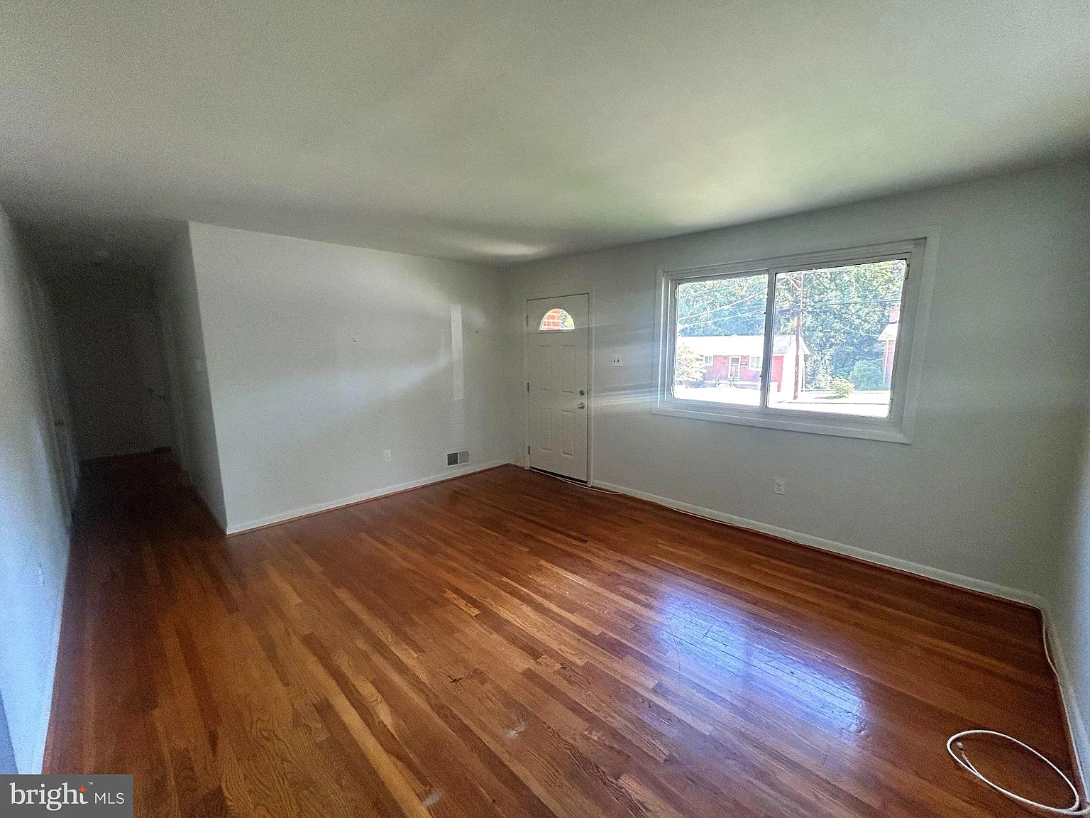 3 bed, 2.0 bath, 1688 sqft, $3,200 — Photo 4