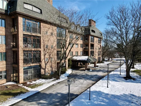 2525 Greensburg Pike APT 305, Pittsburgh, PA 15221