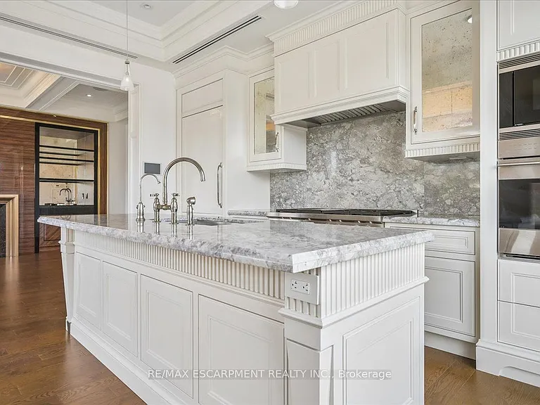 300 Randall St S #211 — Photo 37