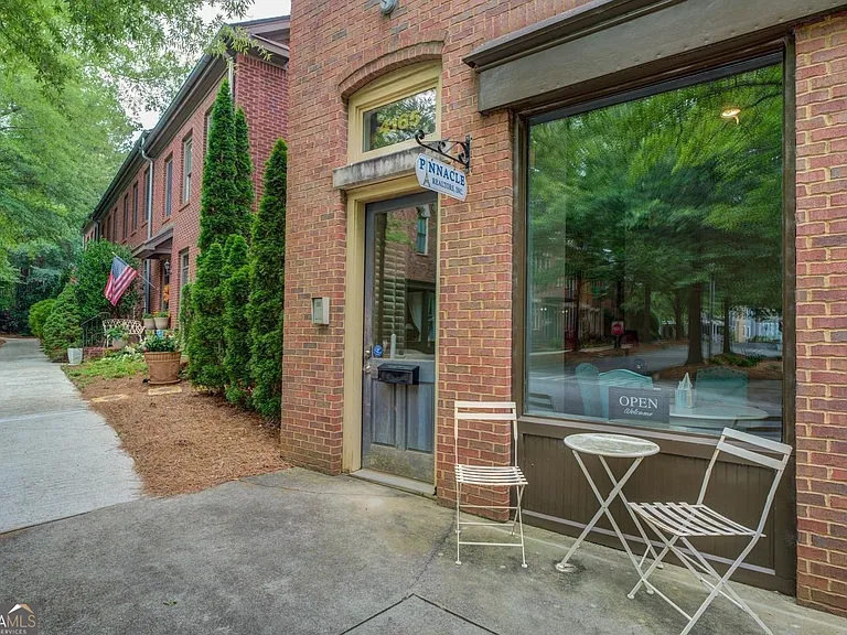 4165 Raphael St SW — Photo 3