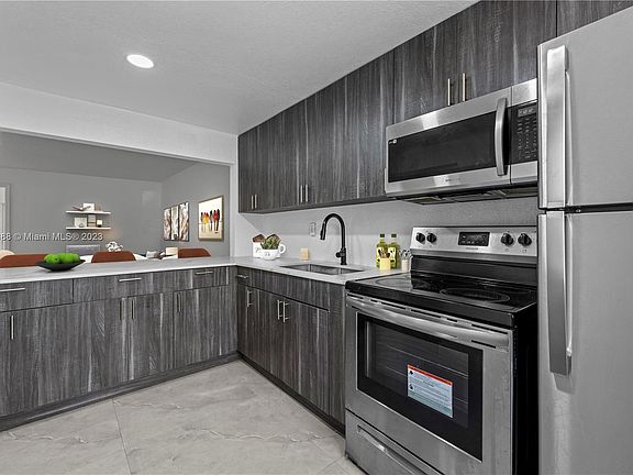 3rd image of 505 NW 177th St APT 130