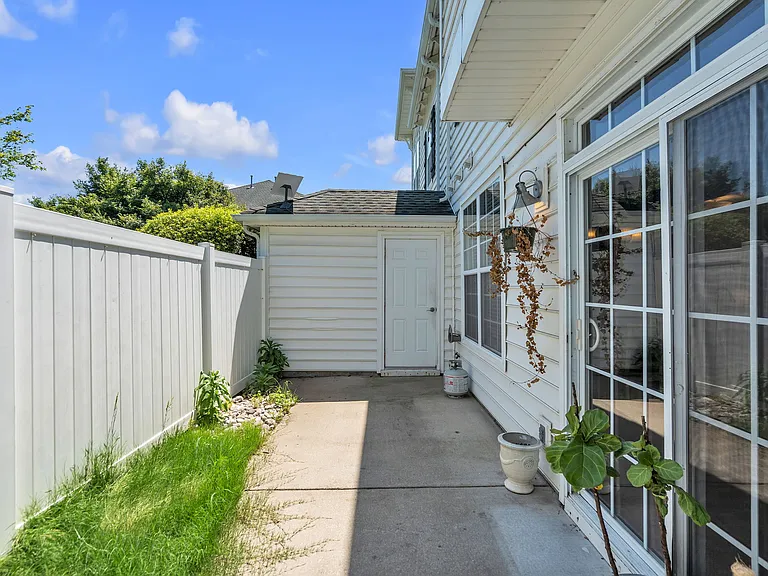 5324 Charmont Ct — Photo 8