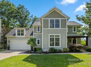 4936 W Village Trl SE, Ada, MI 49301