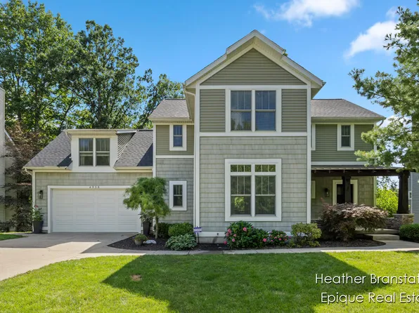 4936 W Village Trl SE, Ada, MI 49301