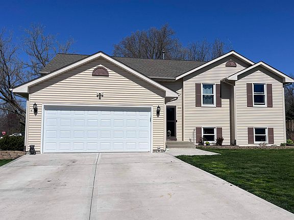 2nd image of 100 Ambrose Dr SE