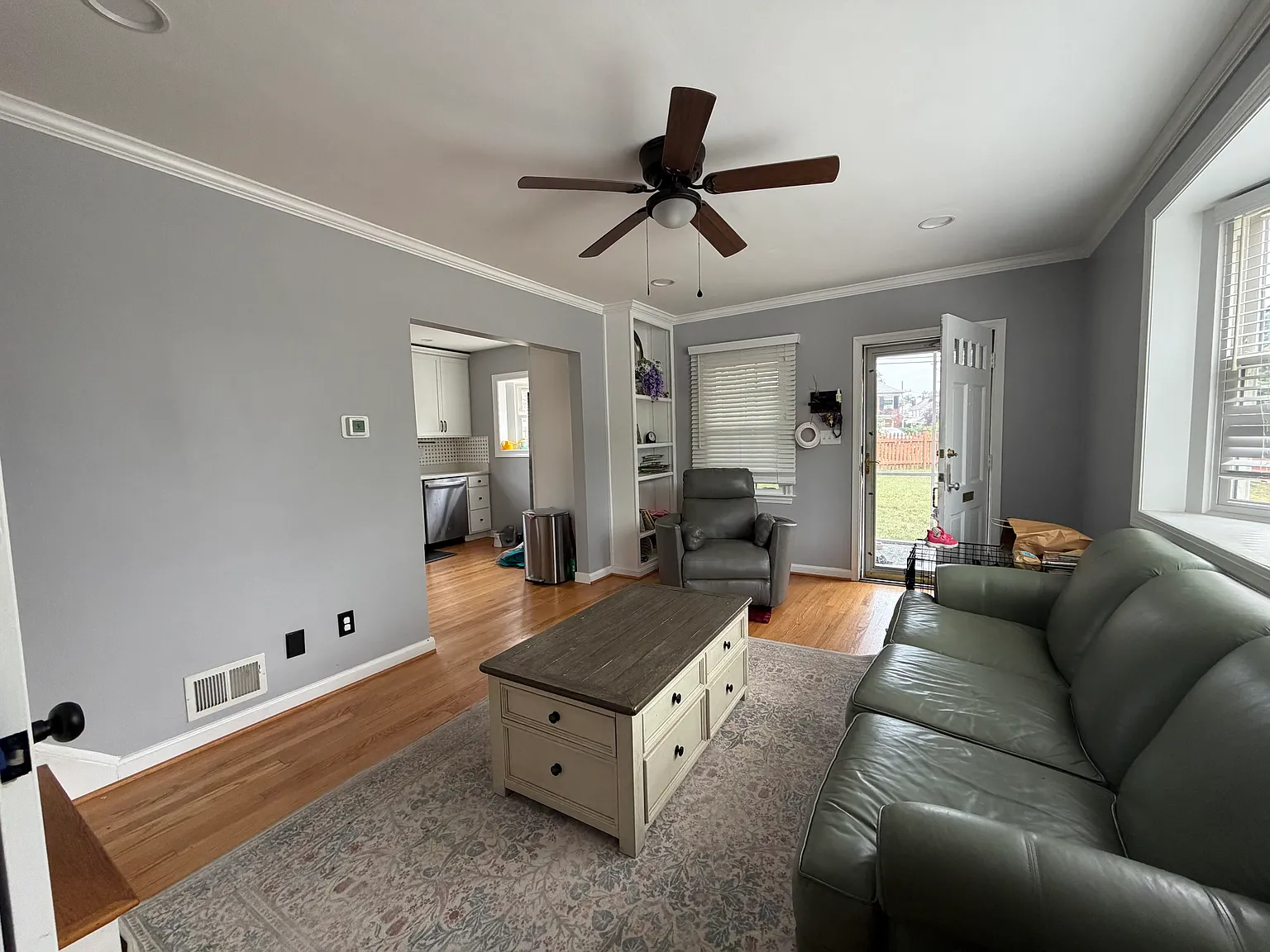 2 bed, 1.5 bath, 1192 sqft, $4,200 — Photo 4