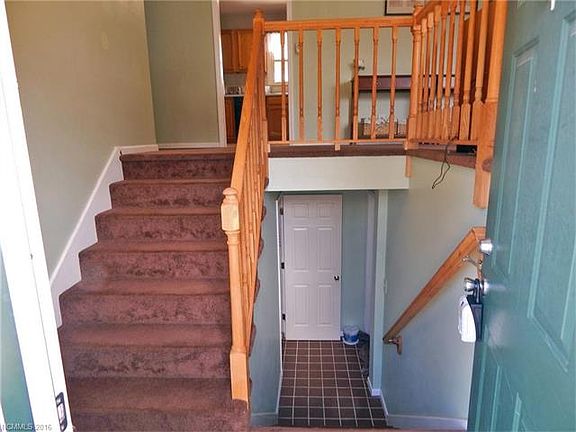 4th image of 115 Applewood Dr