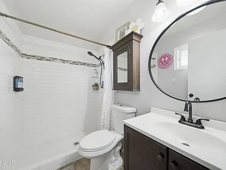 2195 Bombay Dr — Photo 10