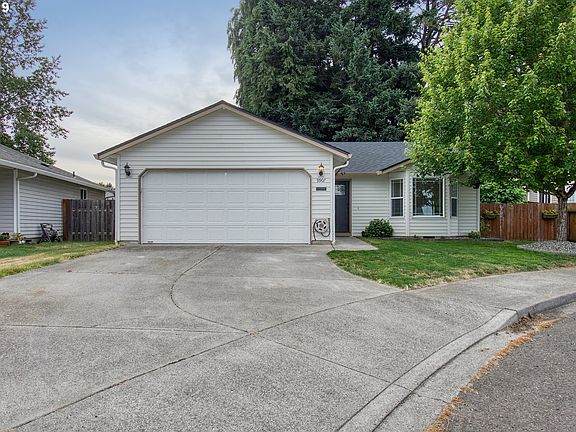 2nd image of 9907 NE 104th Ct