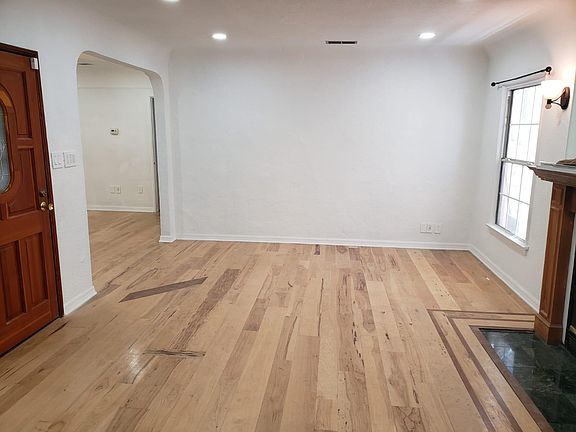 3rd image of 1148 S Holt Ave