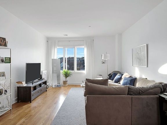 4th image of 90 Bay Street Lndg APT 7E