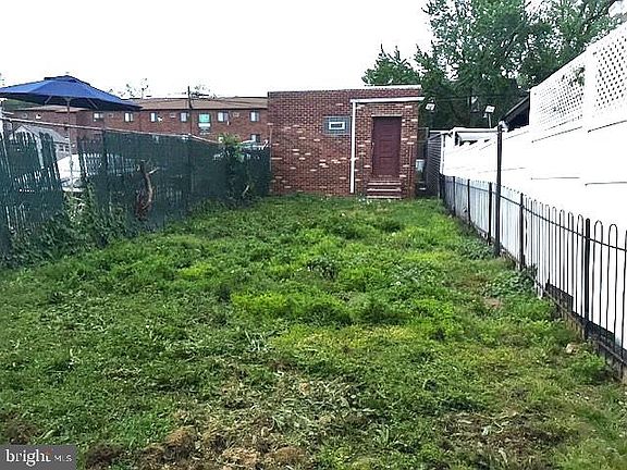 3rd image of 5260 Jackson St