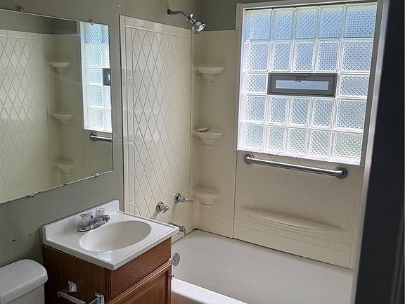 4th image of 803 E Avondale Ave
