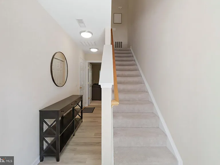 23098 Fontwell Sq — Photo 3