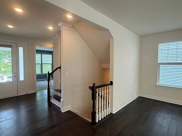 352 Pear Blossom Rd — Photo 3