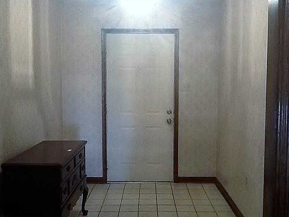 5th image of 121 Driftwood Cir