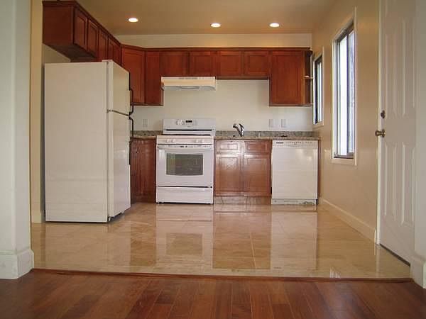 1st image of 430A Connecticut St