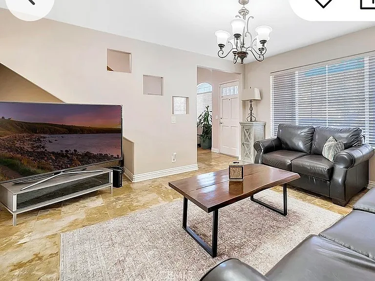 34 Santa Monica St — Photo 8