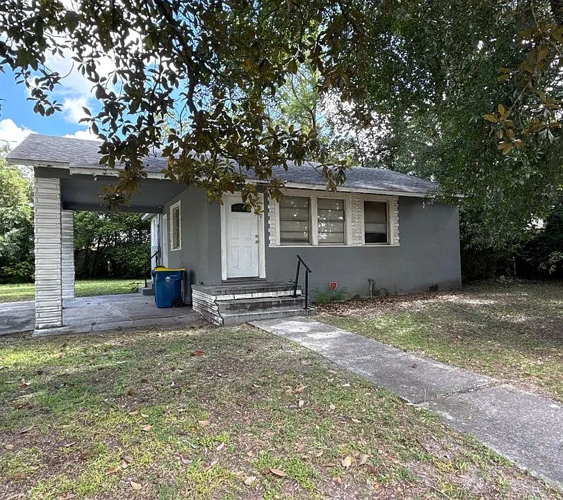 9061 Monroe Ave