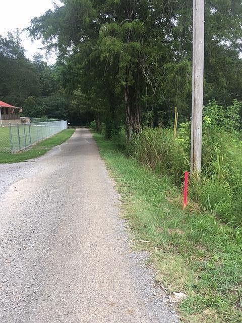 2nd image of 2001 Cline Rd