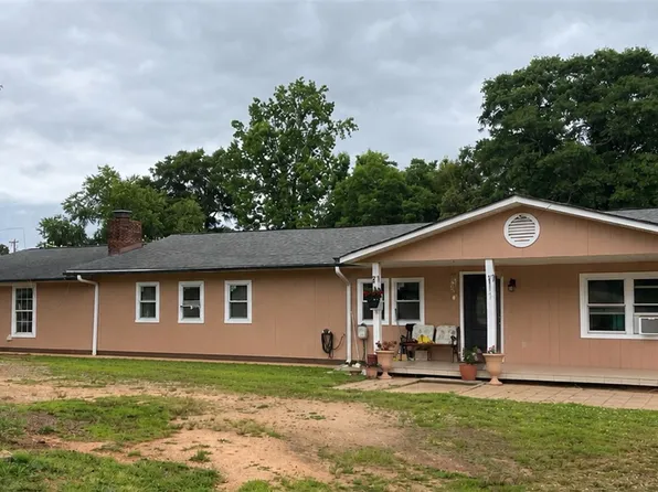 300 Baldwin St, Honea Path, SC 29654