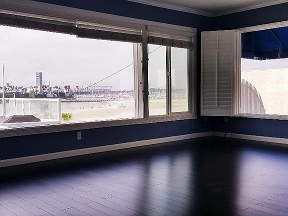 Large Living Room with Beach/Sand view