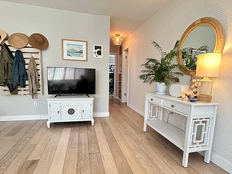 4930 Del Mar Ave #201 — Photo 6