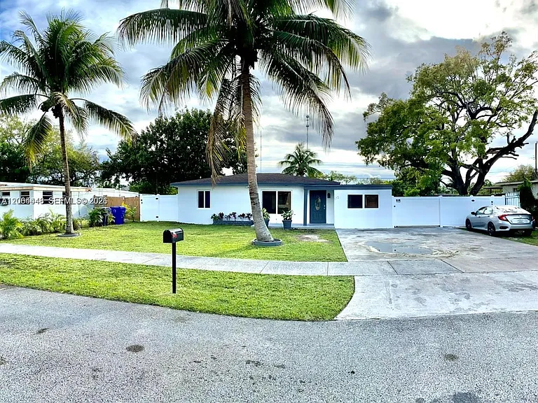 112 Ronald Rd — Photo 2