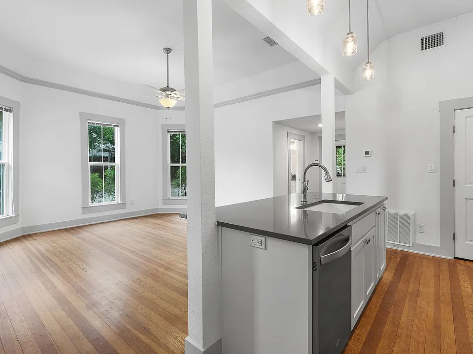 Modern Luxury in San Marcos' Premier Courtyard Community Now Leasing!