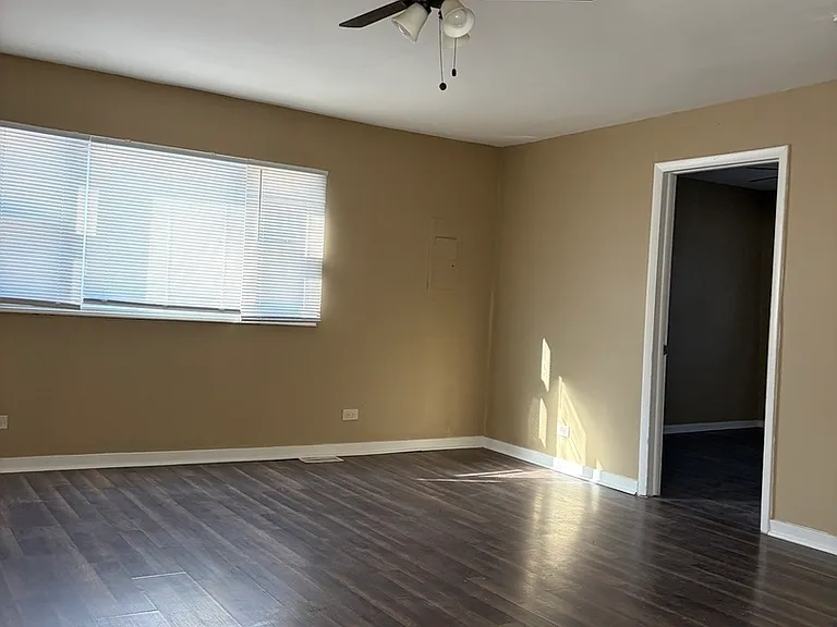 16130 Justine St — Photo 10