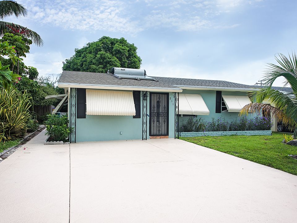 1st image of 211 W Ocean Ave