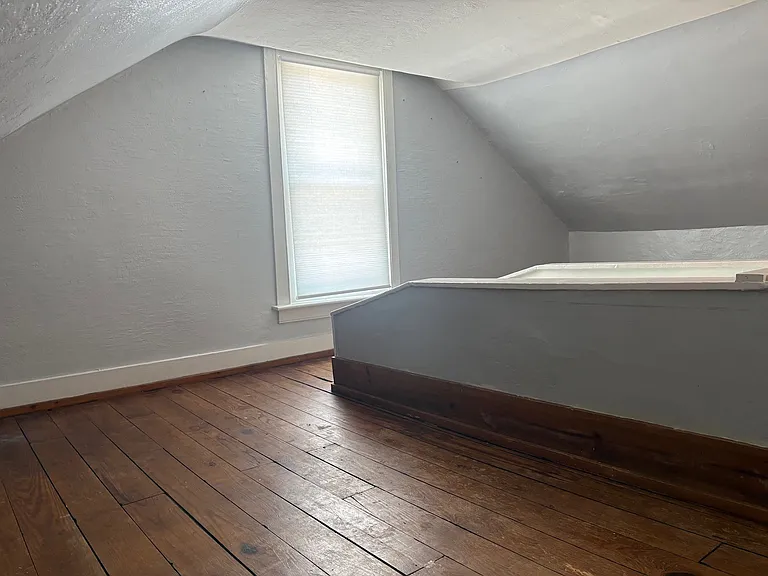 639 Martins Ln — Photo 23