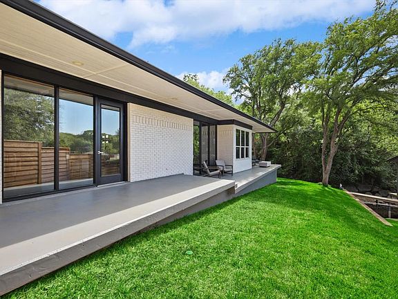 2nd image of 7812 Skylake Dr