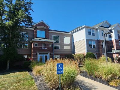 23004 Chandlers Ln APT 109, Olmsted Falls, OH, 44138