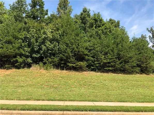 2771 Trent Dr NE, Conover, NC 28613