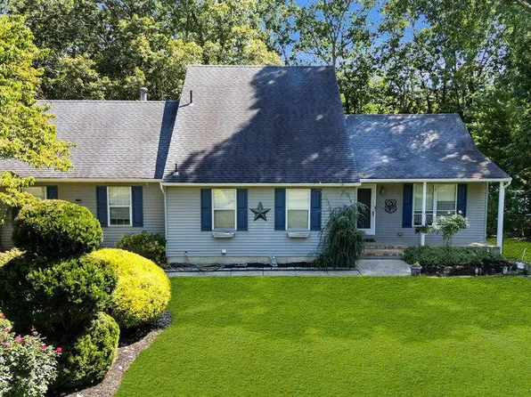 7 Corinne Ct, Jackson, NJ 08527