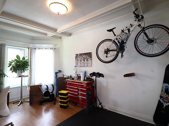 2nd image of 1272 Park Pl #2