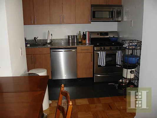 Rented by Halstead Real Estate | media 15