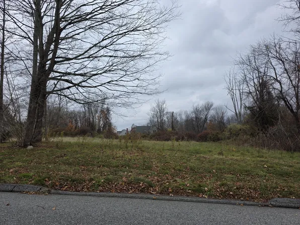 2 Lorrie Anne Drive, Montville, CT 06370