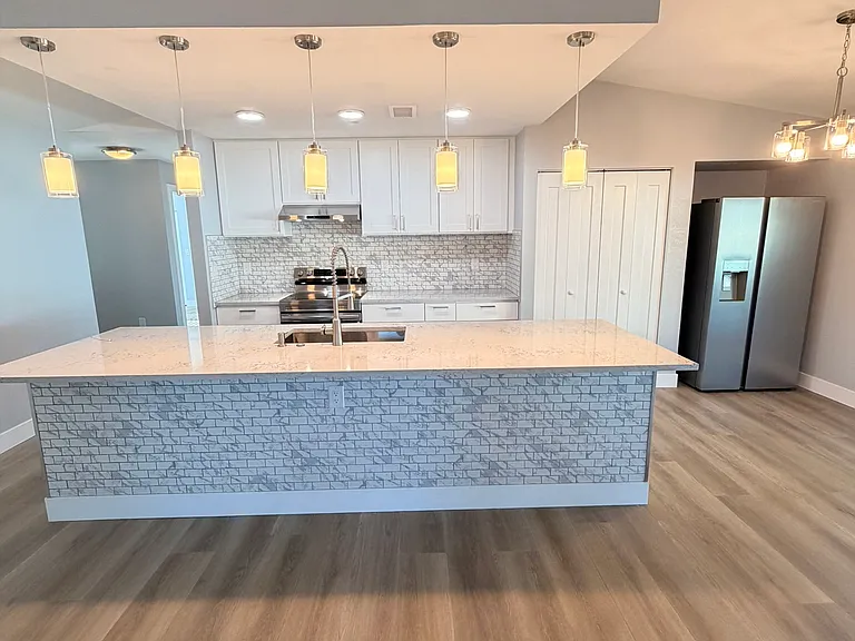 6203 105th Ave — Photo 3