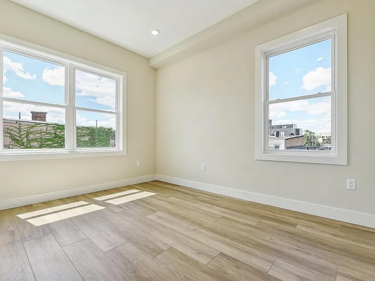 611 Communipaw Ave #A — Photo 7