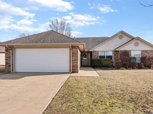 4006 Sunset St, Muskogee, OK 74403