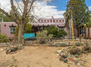 527 Mesilla St NE, Albuquerque, NM 87108