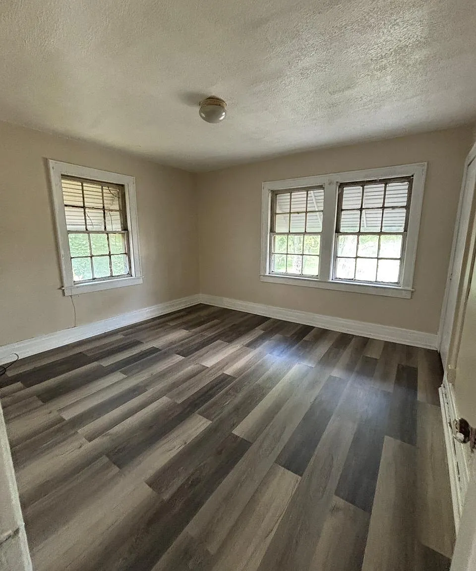 2 bed, 1078 sqft, $1,299 — Photo 2