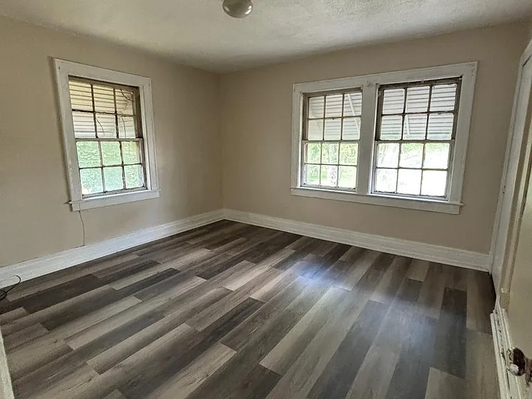 110 Ivy St — Photo 2