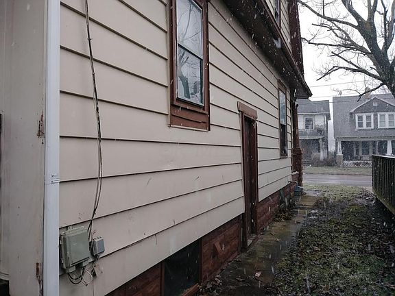 2nd image of 208 Blaine Ave