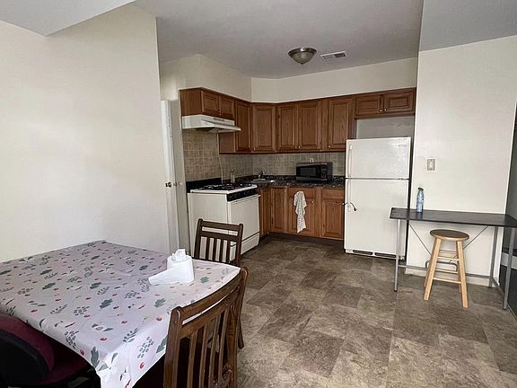 4th image of 197 McVeigh Ave Floor 1