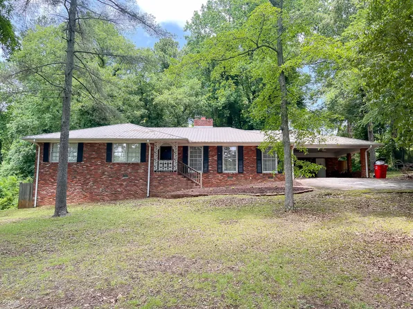 322 Ellenwood Dr, Bowdon, GA 30108