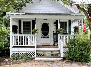 18 Fish Camp Cir, Newland, NC 28657